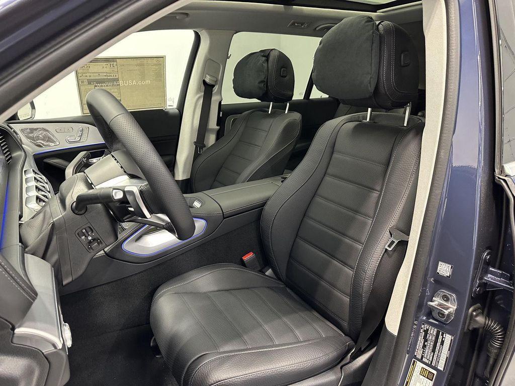 new 2025 Mercedes-Benz GLS 450 car, priced at $101,035