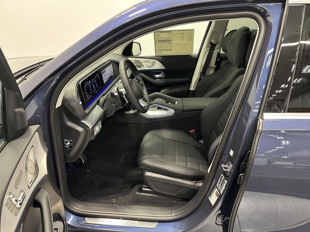 new 2025 Mercedes-Benz GLS 450 car, priced at $101,035