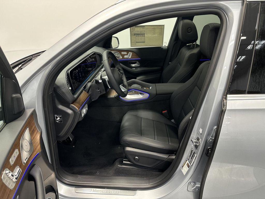 new 2025 Mercedes-Benz GLS 450 car, priced at $95,525