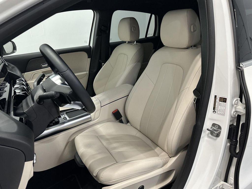 used 2025 Mercedes-Benz GLA 250 car, priced at $38,999