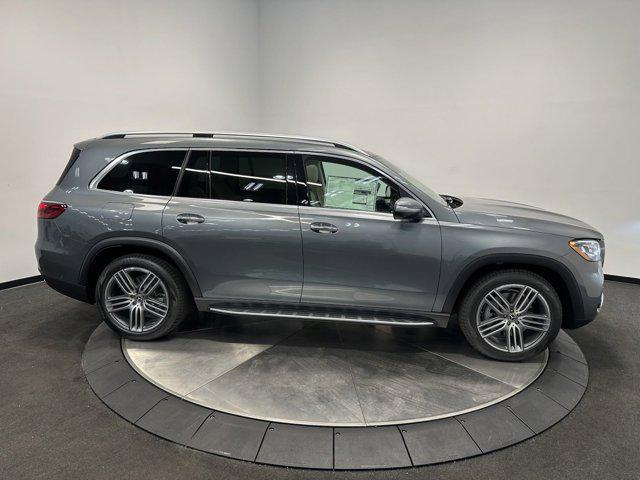 new 2025 Mercedes-Benz GLS 450 car, priced at $92,215