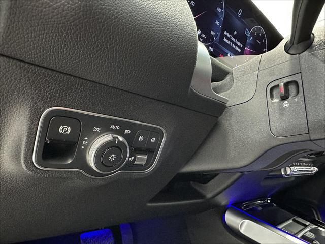 new 2025 Mercedes-Benz GLB 250 car, priced at $49,595