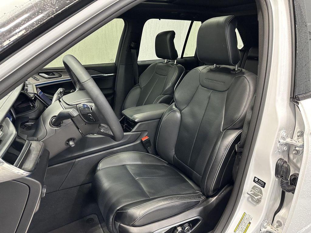 used 2024 Jeep Grand Cherokee car, priced at $46,900
