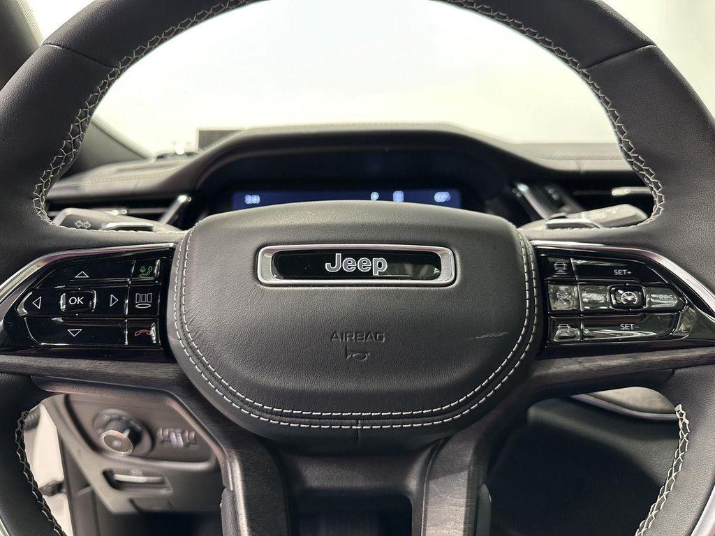 used 2024 Jeep Grand Cherokee car, priced at $46,900