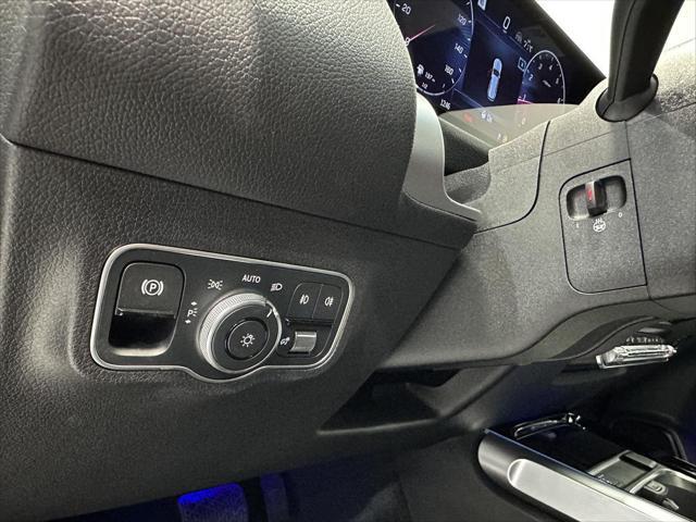 new 2025 Mercedes-Benz GLB 250 car, priced at $56,270