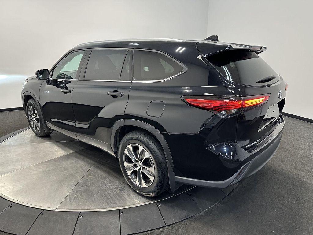 used 2020 Toyota Highlander Hybrid car, priced at $35,400