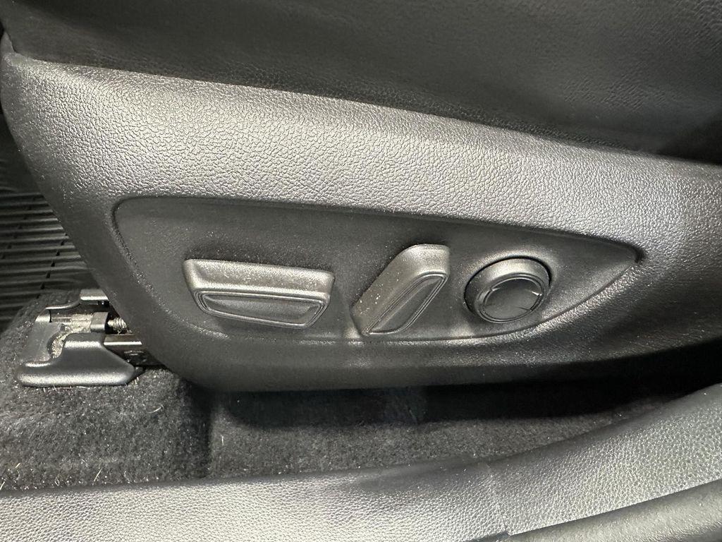 used 2020 Toyota Highlander Hybrid car, priced at $35,400