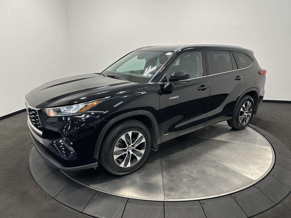 used 2020 Toyota Highlander Hybrid car, priced at $35,400