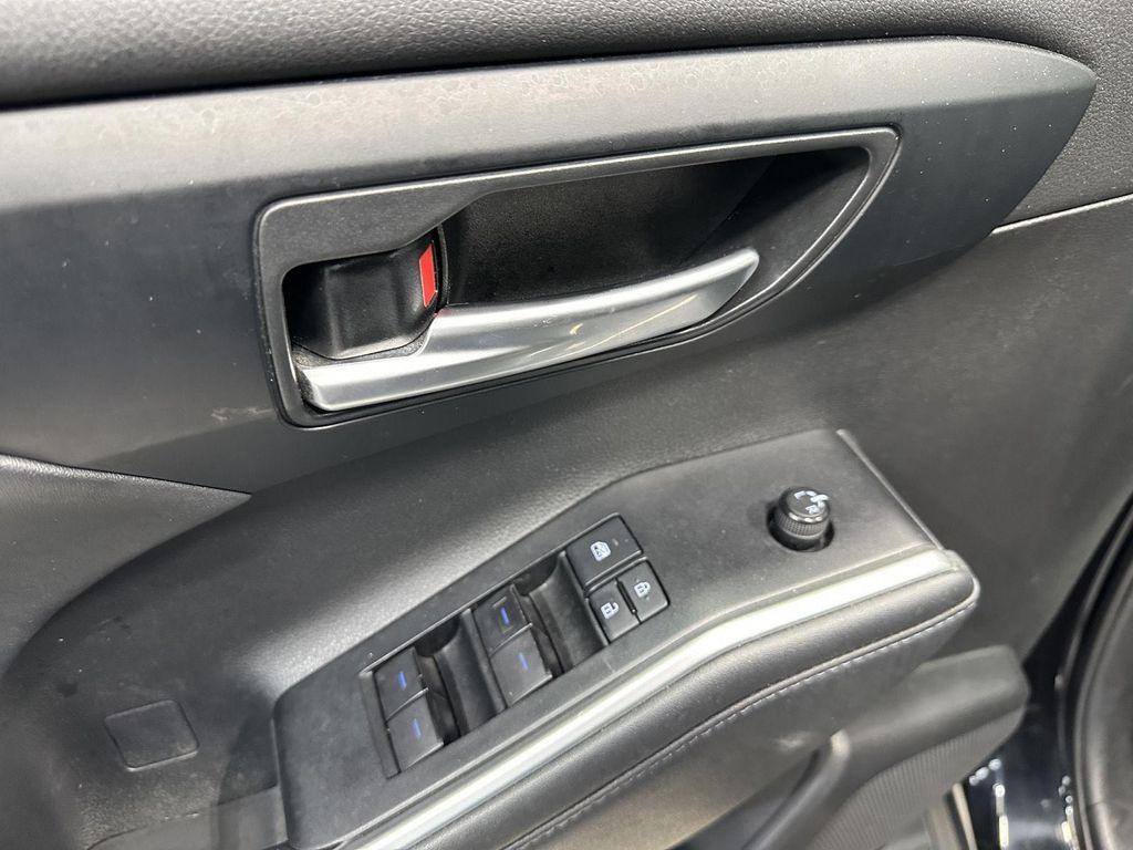 used 2020 Toyota Highlander Hybrid car, priced at $35,400