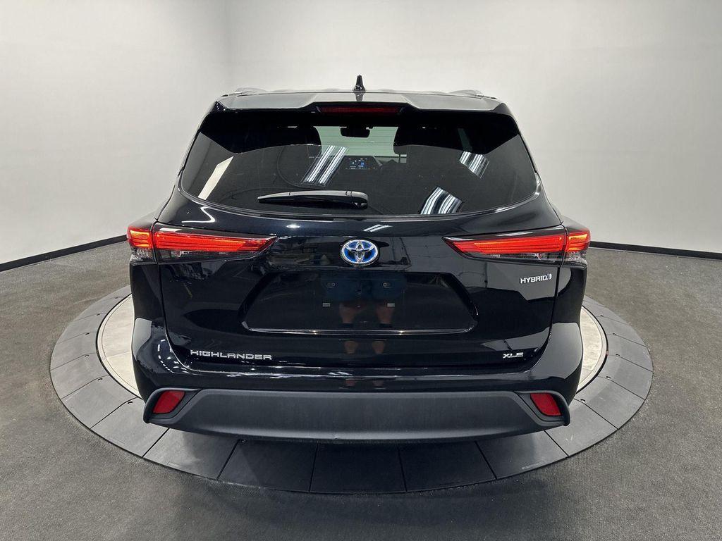 used 2020 Toyota Highlander Hybrid car, priced at $35,400