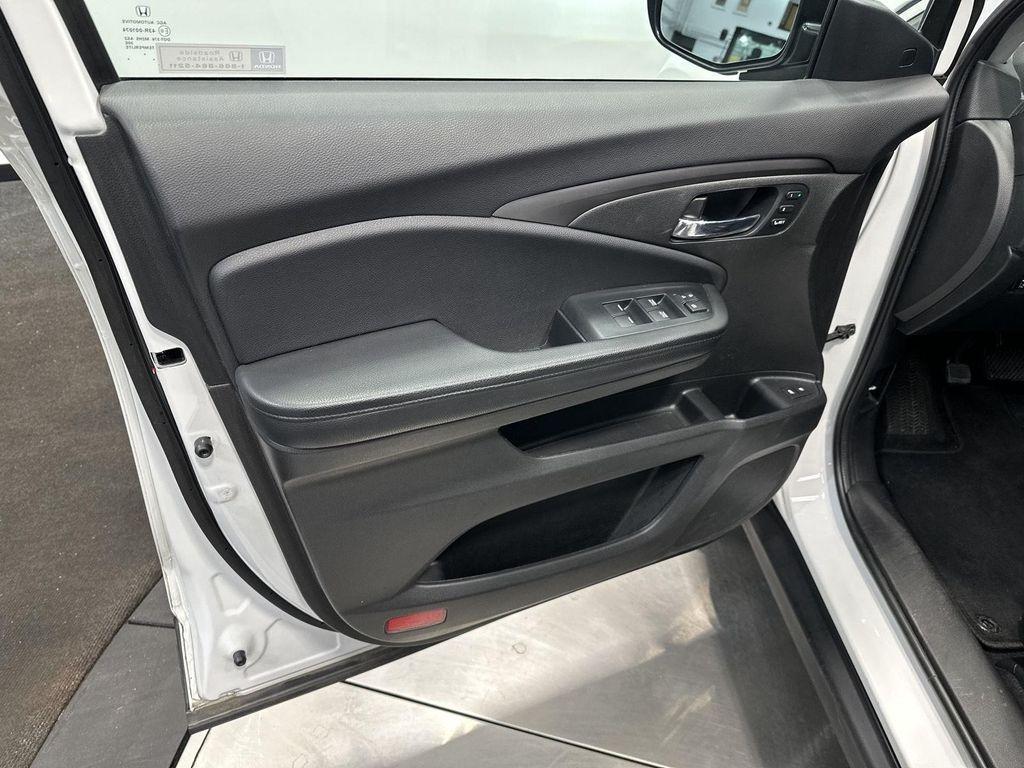 used 2022 Honda Pilot car, priced at $29,790