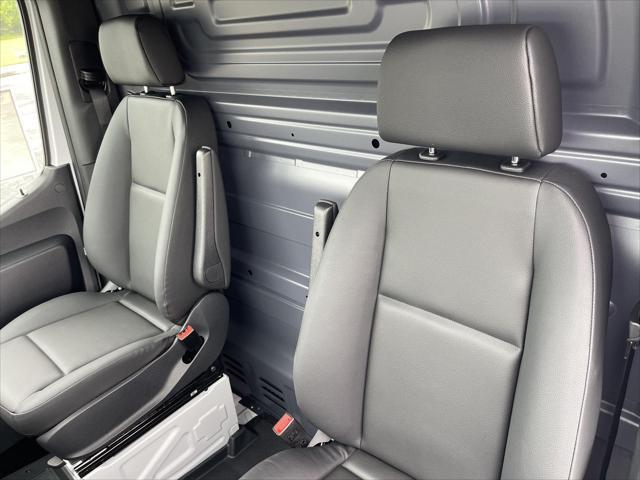 new 2025 Mercedes-Benz Sprinter 2500 car, priced at $60,183