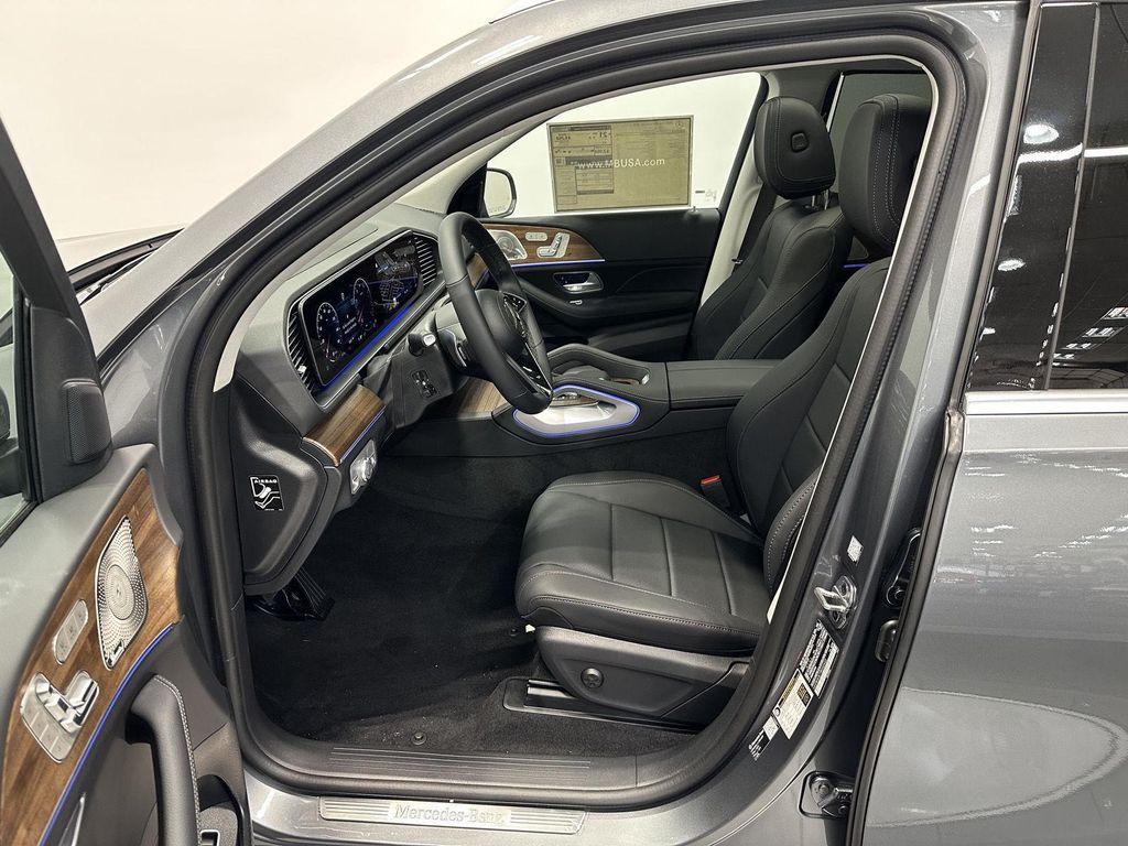 new 2026 Mercedes-Benz GLE 450 car, priced at $81,840