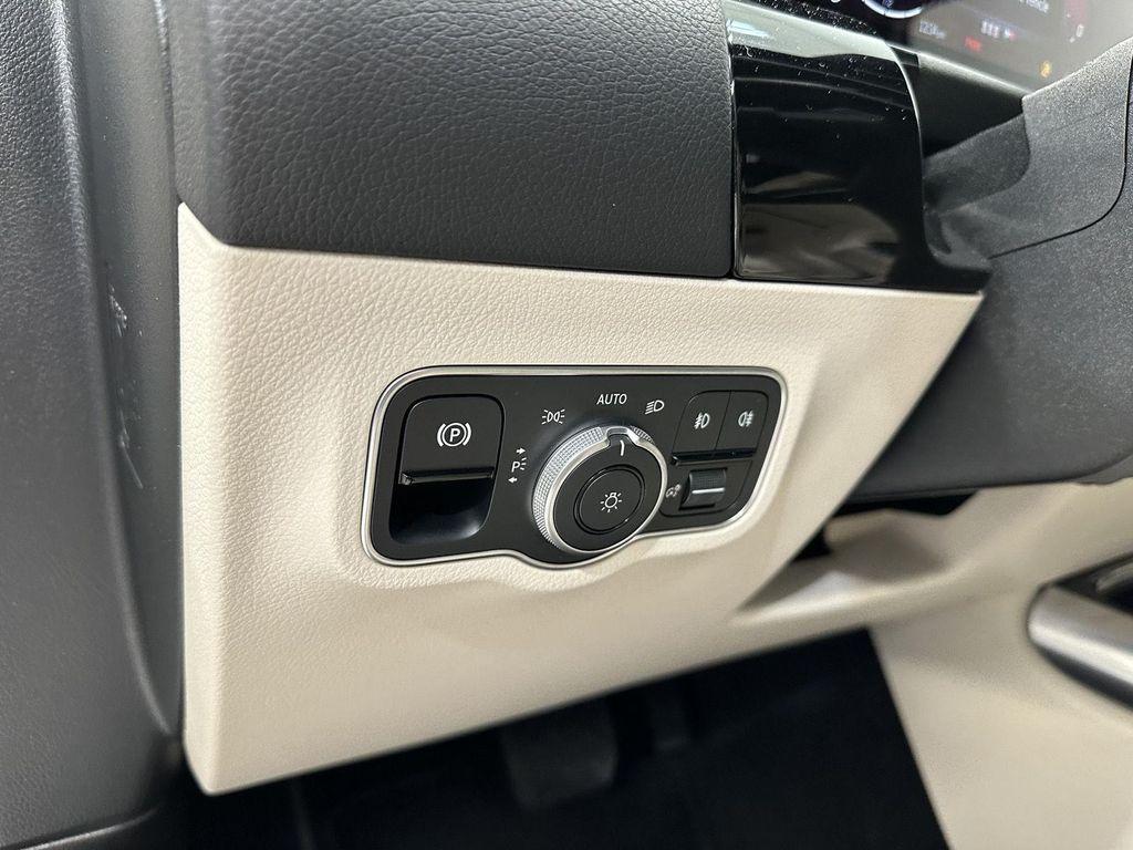 used 2026 Mercedes-Benz GLA 250 car, priced at $40,900