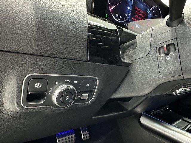 new 2025 Mercedes-Benz GLA 250 car, priced at $52,125