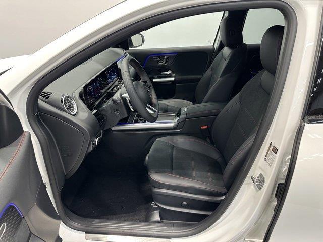 new 2025 Mercedes-Benz GLA 250 car, priced at $52,125
