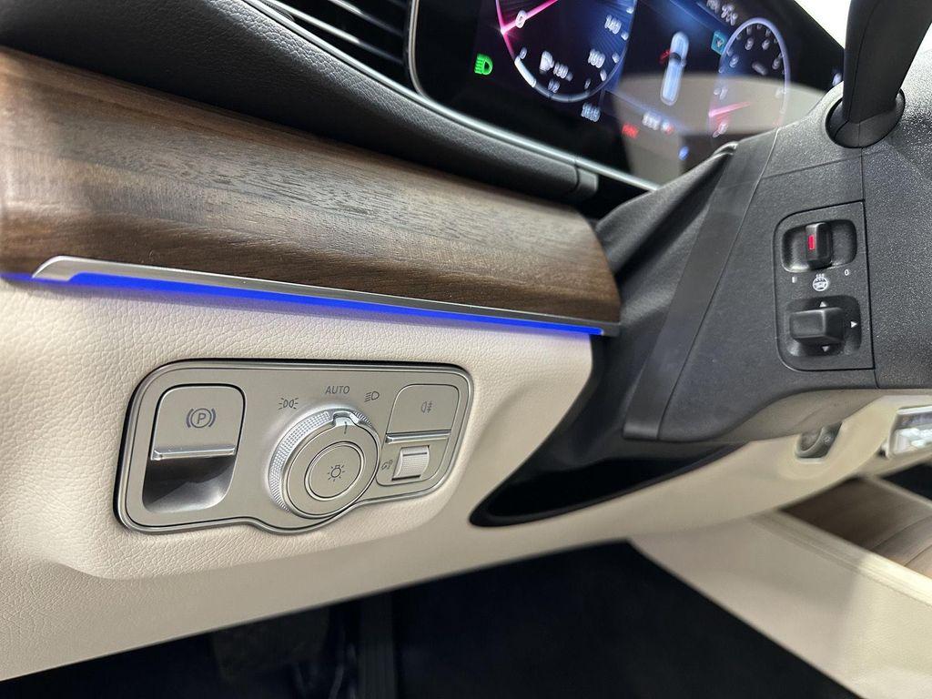 new 2025 Mercedes-Benz GLE 450 car, priced at $84,530