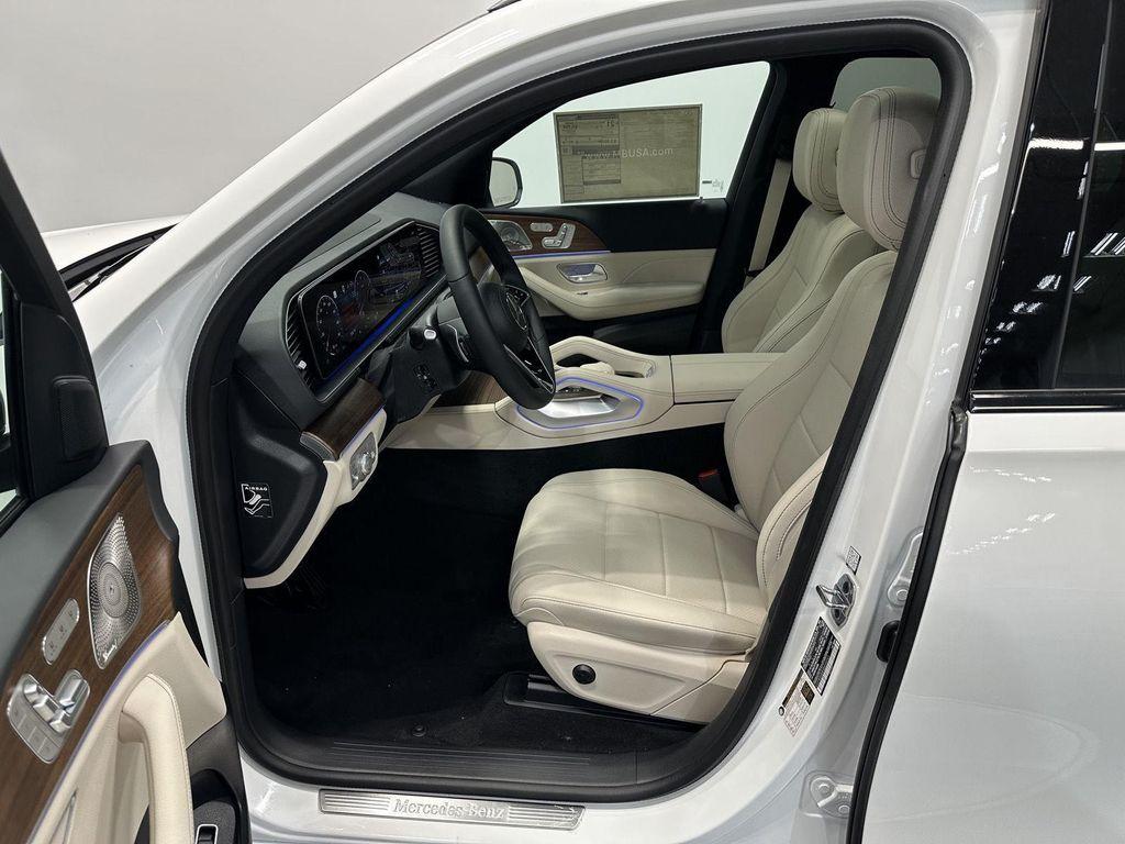 new 2025 Mercedes-Benz GLE 450 car, priced at $84,530