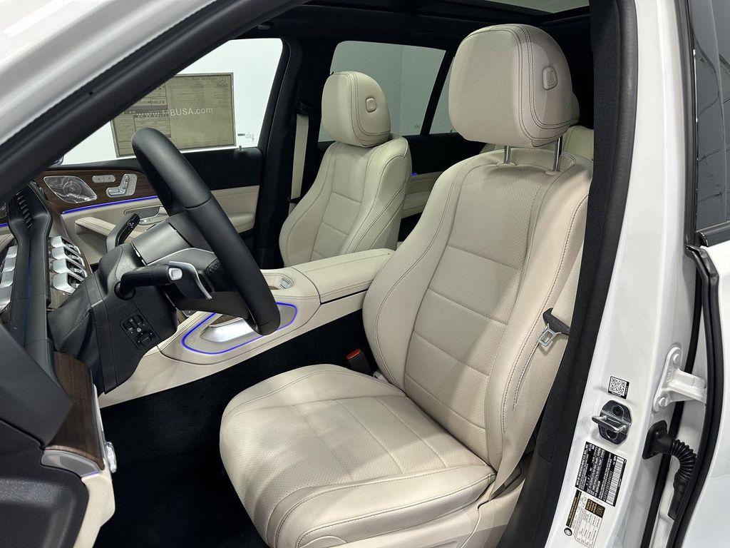 new 2025 Mercedes-Benz GLE 450 car, priced at $84,530