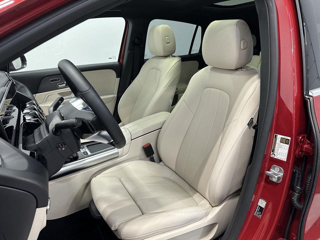 used 2026 Mercedes-Benz GLA 250 car, priced at $43,900