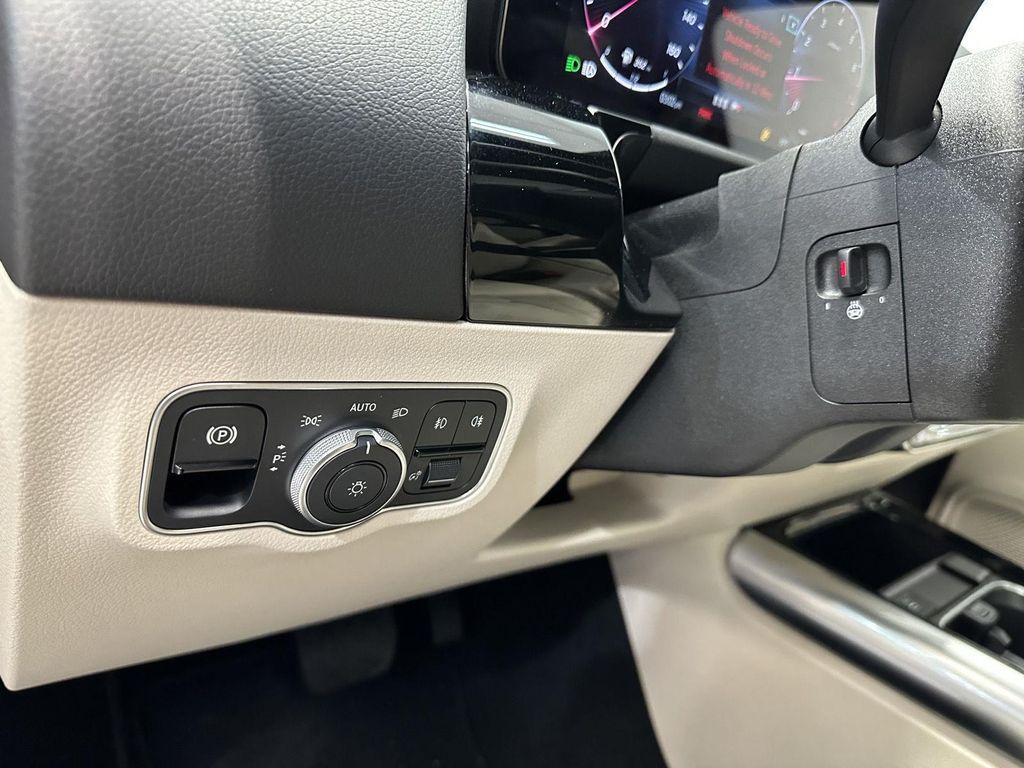 used 2026 Mercedes-Benz GLA 250 car, priced at $43,900