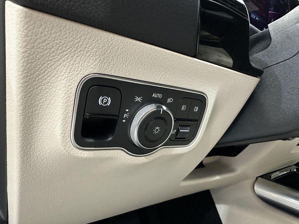 used 2025 Mercedes-Benz GLA 250 car, priced at $39,400