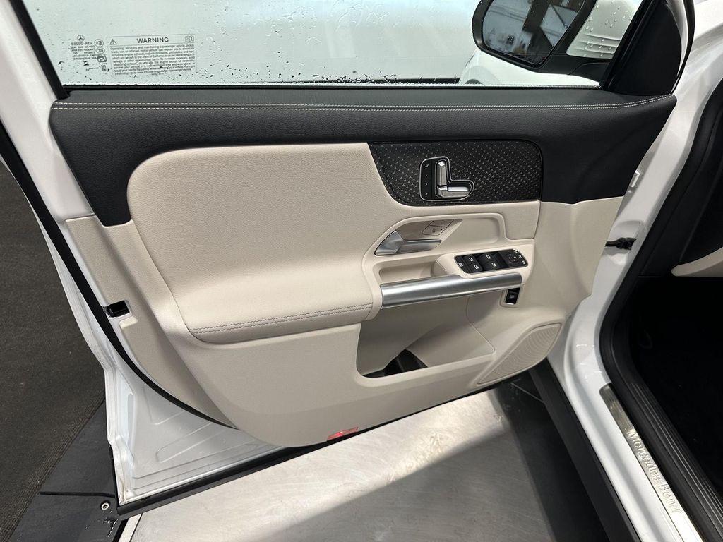 used 2025 Mercedes-Benz GLA 250 car, priced at $39,400
