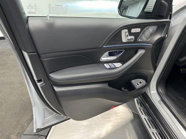 new 2025 Mercedes-Benz GLS 450 car, priced at $99,925