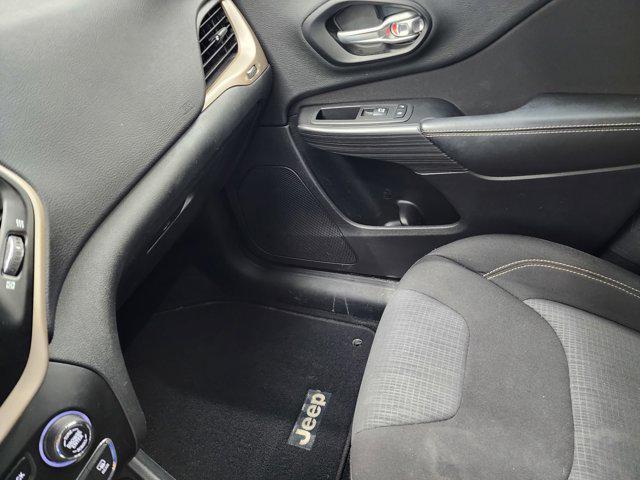 used 2015 Jeep Cherokee car, priced at $9,499