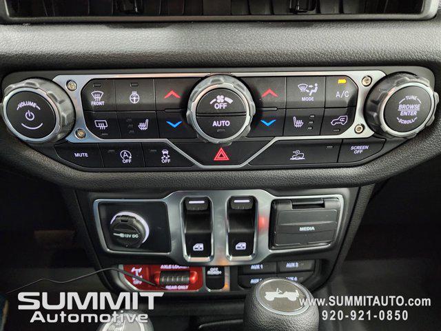new 2025 Jeep Wrangler car, priced at $48,576