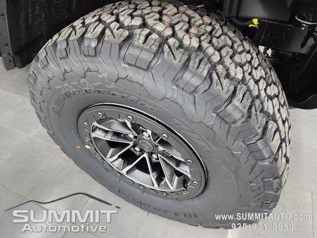 new 2025 Jeep Wrangler car, priced at $48,576