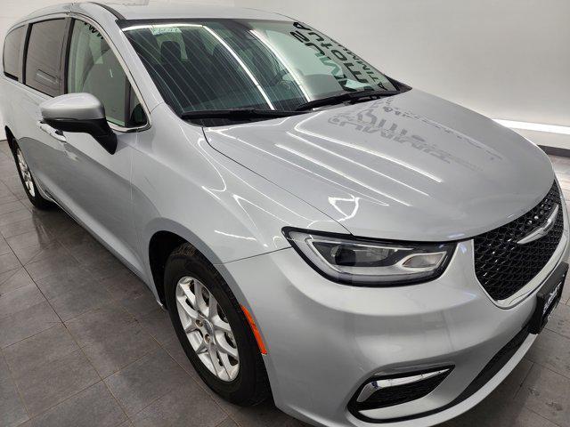 used 2023 Chrysler Pacifica car, priced at $25,999