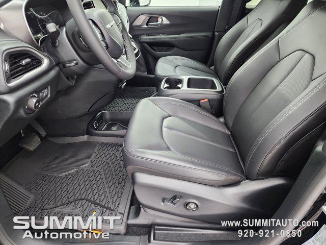 new 2025 Chrysler Pacifica car, priced at $43,019