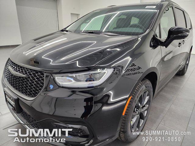 new 2025 Chrysler Pacifica car, priced at $43,019