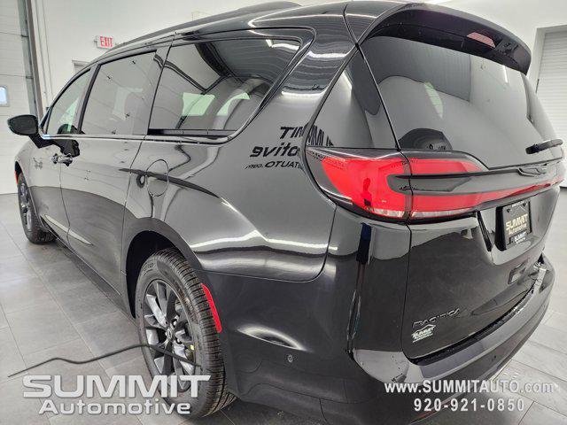 new 2025 Chrysler Pacifica car, priced at $43,019