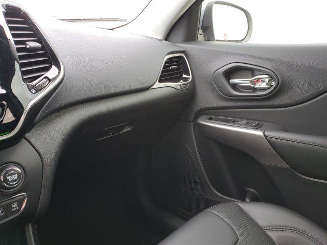 used 2019 Jeep Cherokee car