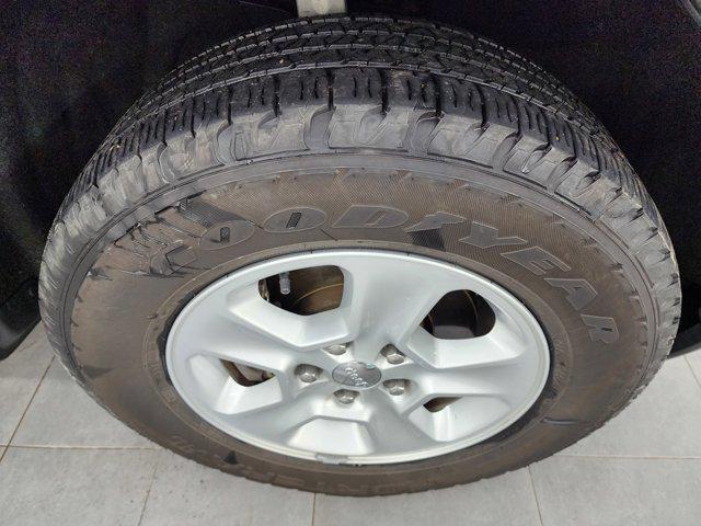 used 2017 Jeep Grand Cherokee car, priced at $16,499