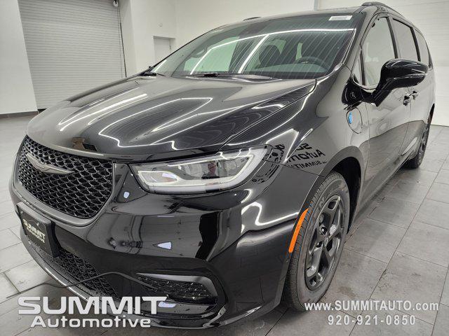 new 2025 Chrysler Pacifica Hybrid car, priced at $53,756