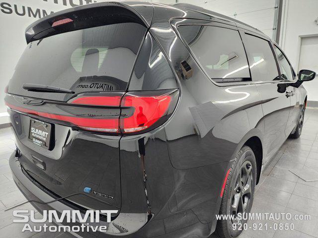 new 2025 Chrysler Pacifica Hybrid car, priced at $53,756