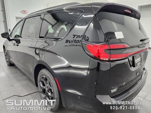 new 2025 Chrysler Pacifica Hybrid car, priced at $53,756