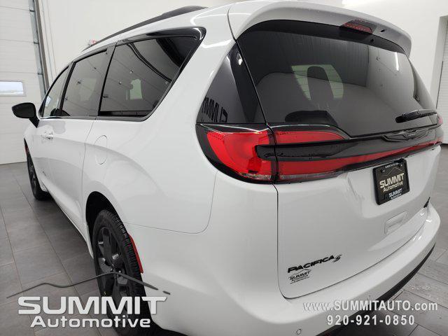 new 2026 Chrysler Pacifica car, priced at $51,655