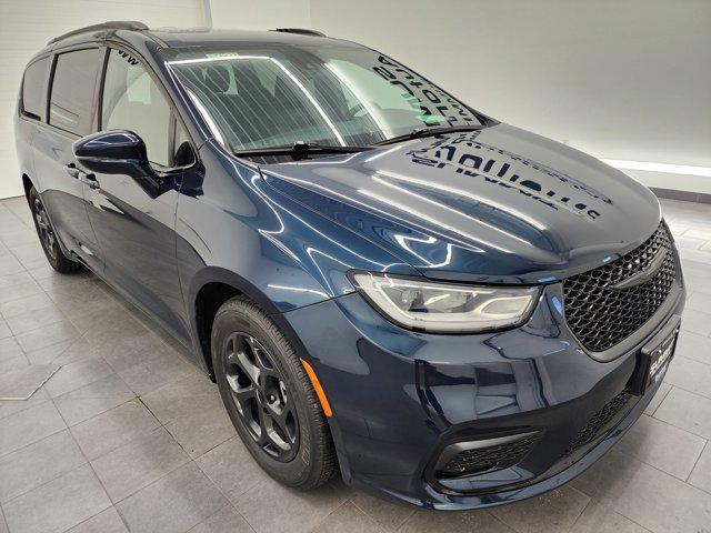 used 2022 Chrysler Pacifica Hybrid car, priced at $36,993