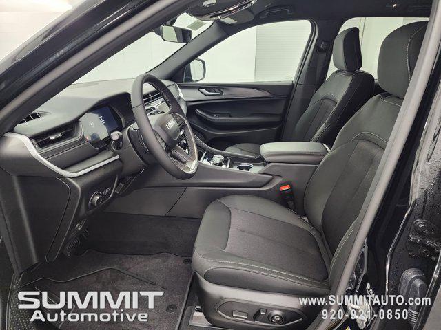 new 2025 Jeep Grand Cherokee car, priced at $40,304