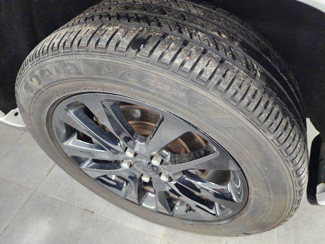 used 2022 Jeep Grand Cherokee car, priced at $30,999
