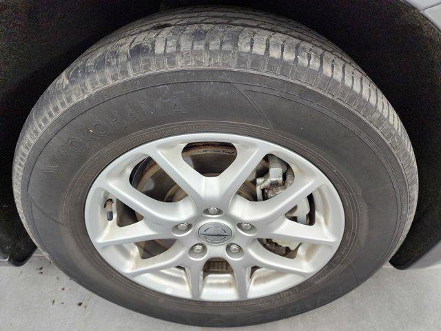 used 2023 Chrysler Pacifica car, priced at $25,999