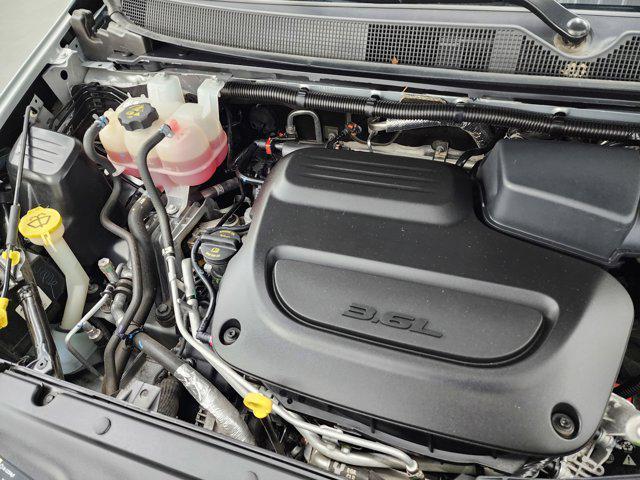 used 2023 Chrysler Pacifica car, priced at $25,999