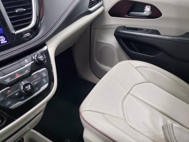 used 2017 Chrysler Pacifica car