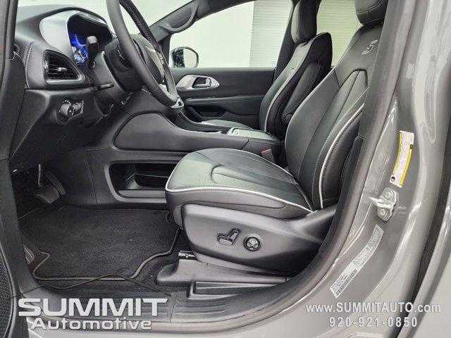 new 2025 Chrysler Pacifica car, priced at $53,189