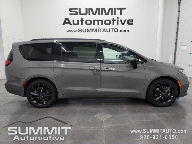 new 2025 Chrysler Pacifica car, priced at $53,189