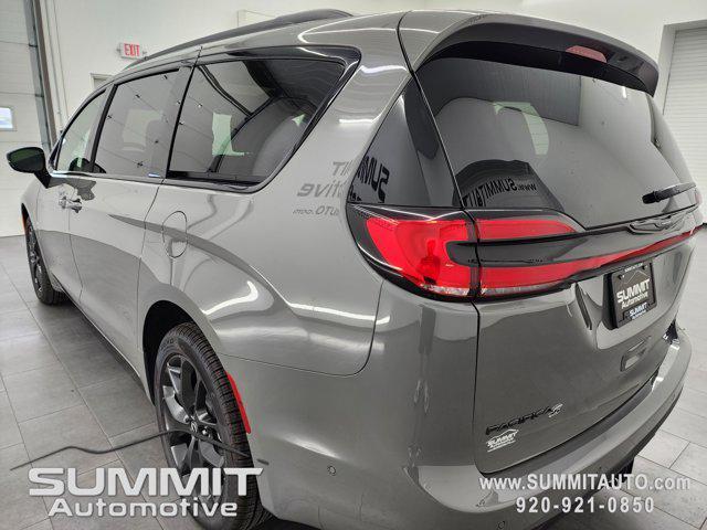 new 2025 Chrysler Pacifica car, priced at $53,189